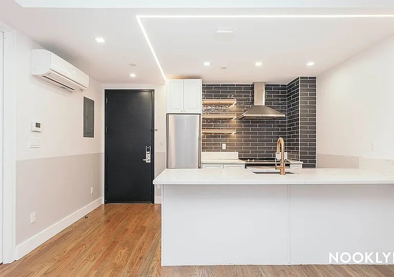 115 Stanwix St #414 — Photo 2
