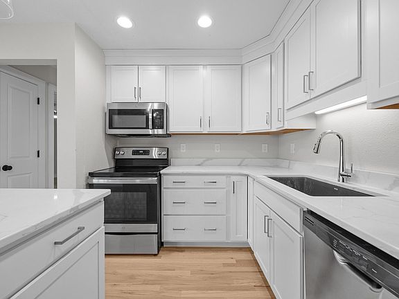 4th image of 266 Crandall Dr NE