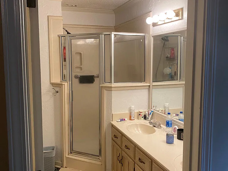 2247 Angel Crest Cir — Photo 10