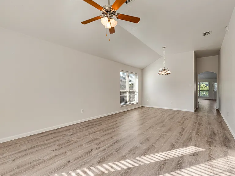 7437 Diamond Springs Trl — Photo 5