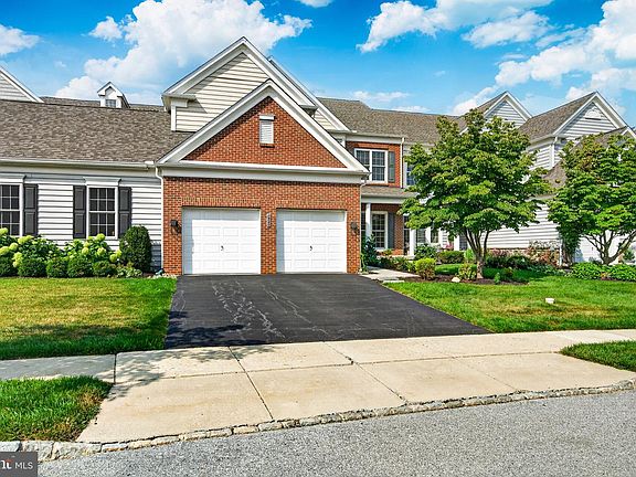 3rd image of 327 S Caldwell Cir