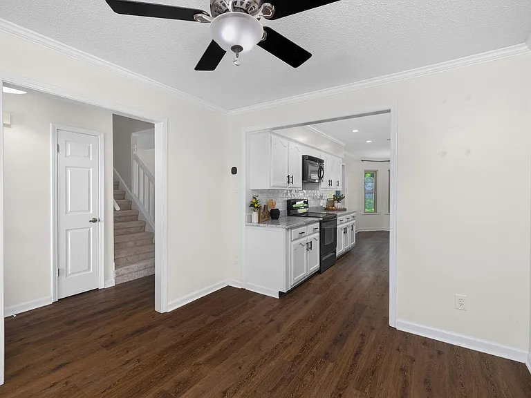 3075 Stonecrest Cir — Photo 11