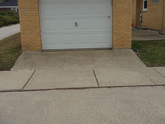 2nd image of 2151 Portsmouth Ave