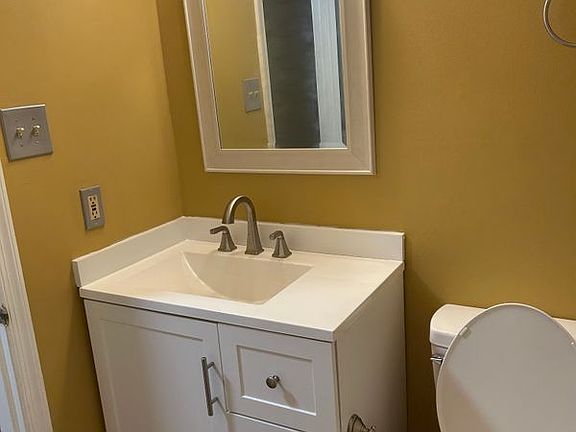 2nd image of 5211 Birch Cir