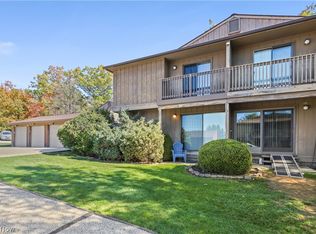 7569 Creekwood Dr #21D, North Royalton, OH 44133