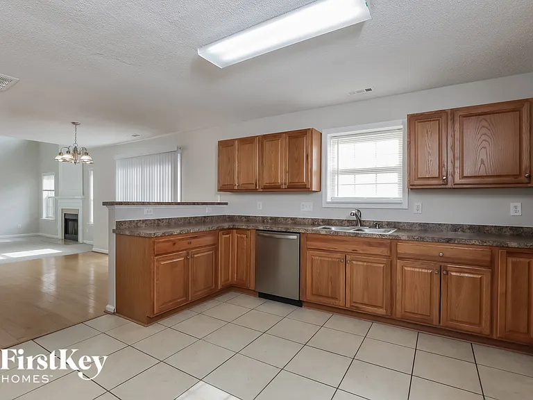 709 Southshore Pkwy — Photo 7