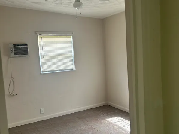 528 NW 7th St, Florida City, FL 33034