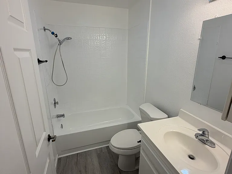 4434 Fulton Ave #205 — Photo 3