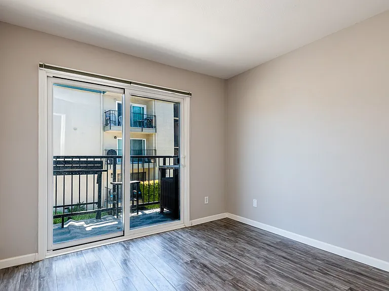 815 Balboa Ave #201 — Photo 8