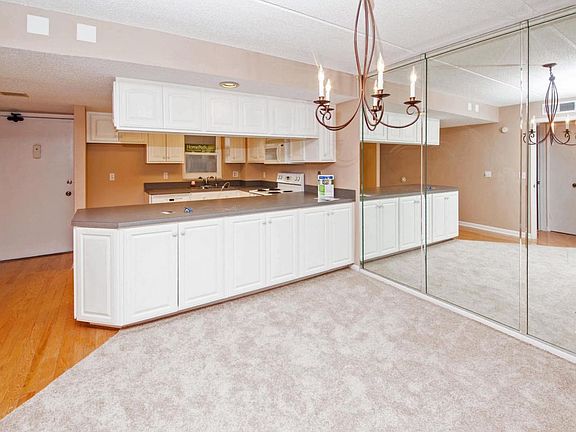 5th image of 3350 S Fletcher Ave #2E