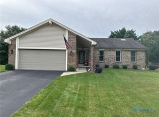 4551 Flanders Hill Ct, Toledo, OH 43623