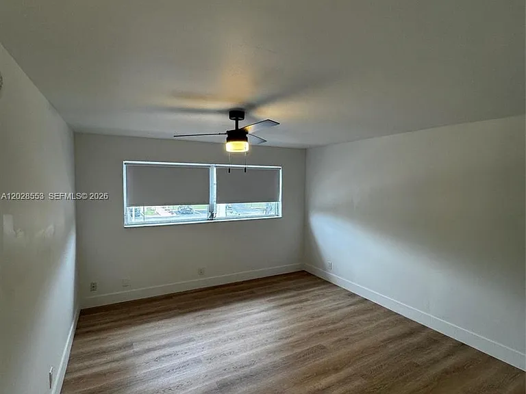 410 SE 2nd St #202 — Photo 11