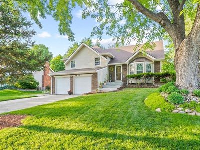1950 E Sunvale Dr, Olathe, KS, 66062