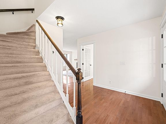 2nd image of 15 Abbey Rd