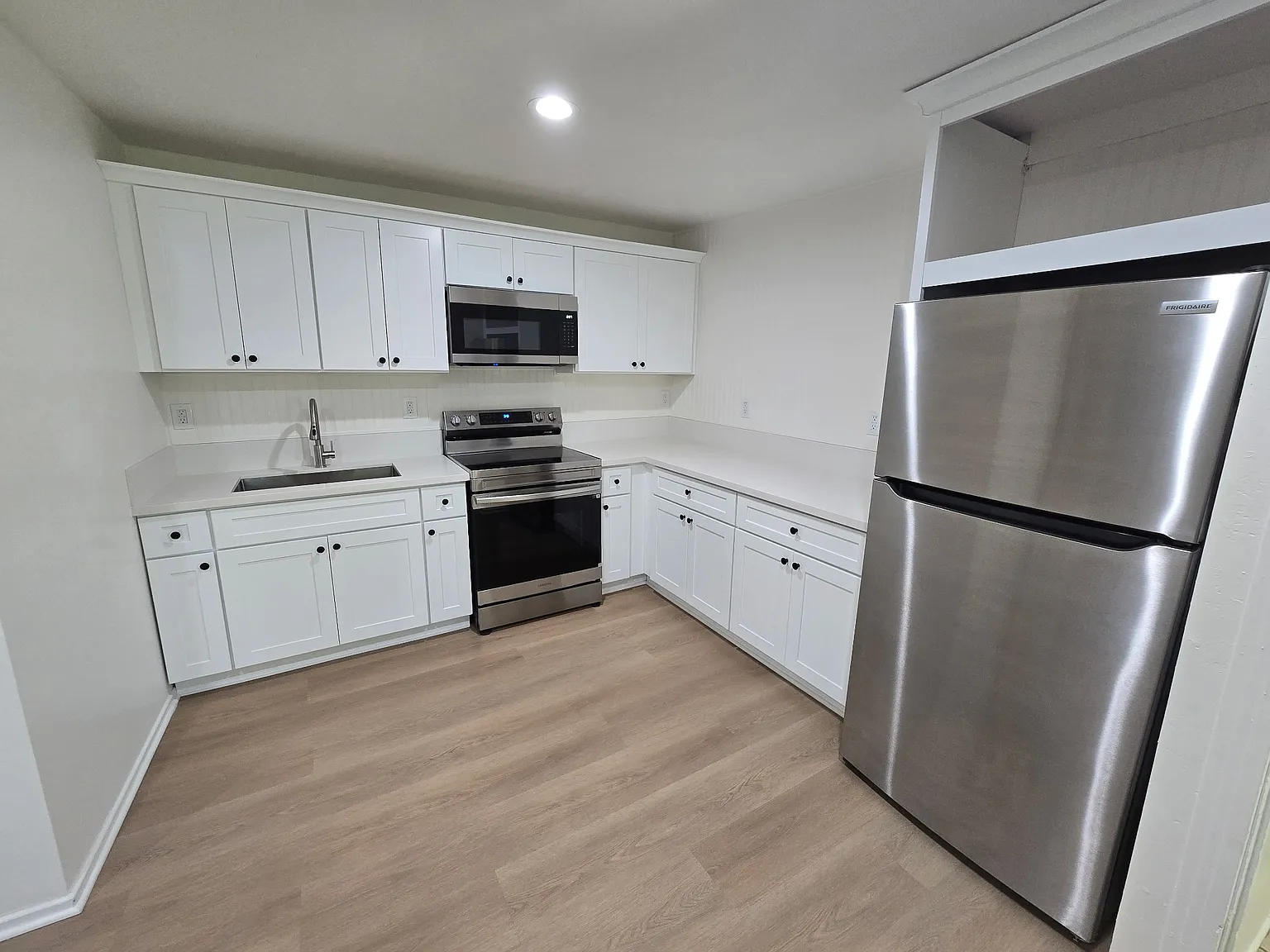 1 bed, 550 sqft, $1,750 — Photo 2