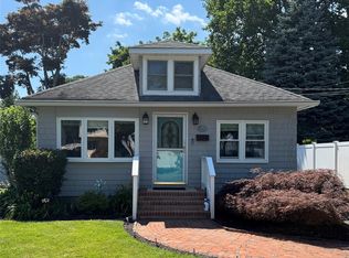 62 Willett Avenue, Sayville, NY 11782