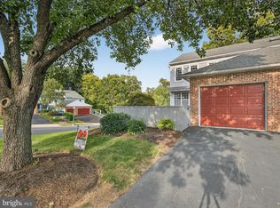 151 Pinnacle Point Dr, Lancaster, PA 17601