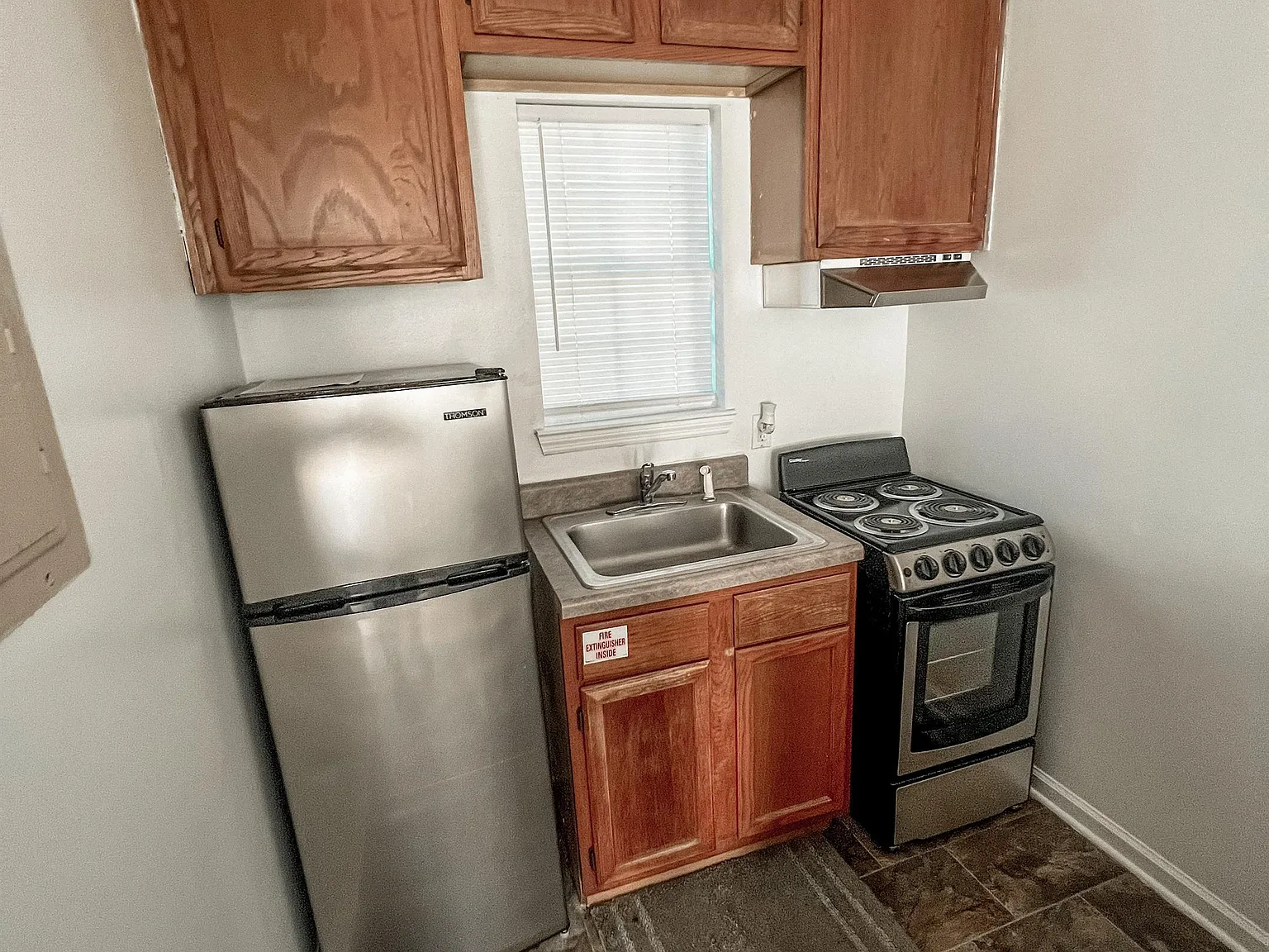 Garland Studio Apartments — Photo 3