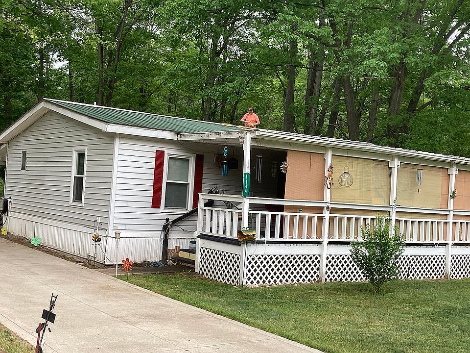 1st image of 1144 N Clare Ave