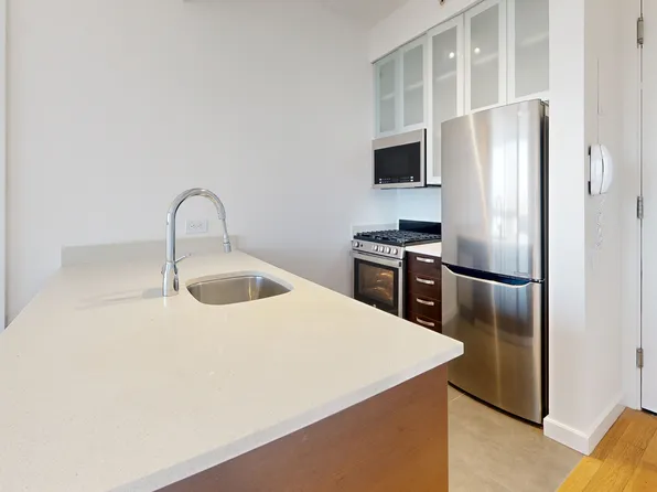 808 Columbus Avenue image 1 of 9