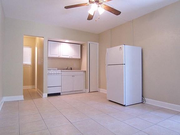 4th image of 301 4th Ave N APT 402