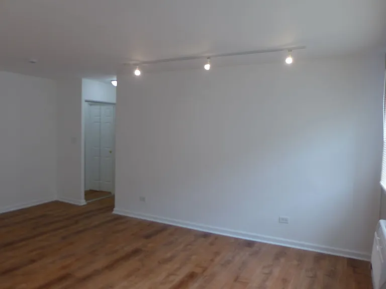 Winthrop Suites Apartments — Photo 14