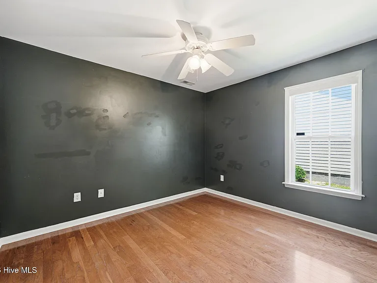 106 Lakeside Green Dr — Photo 19