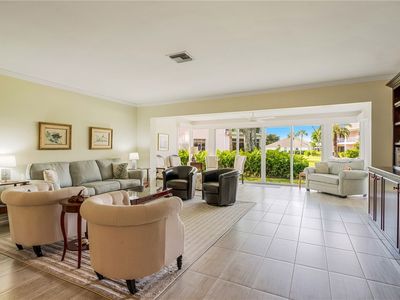 300 Harbour Dr APT B, Vero Beach, FL, 32963