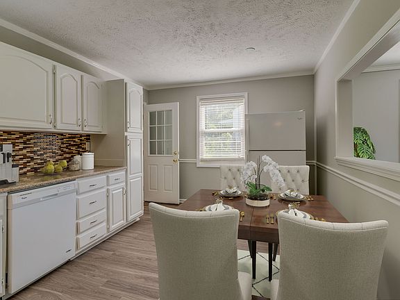 5th image of 701 Blackstone Ave