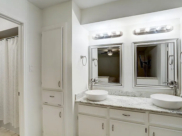 12523 Briar Forest Dr — Photo 36