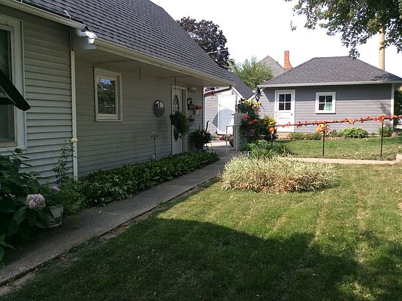 5th image of 412 S School St