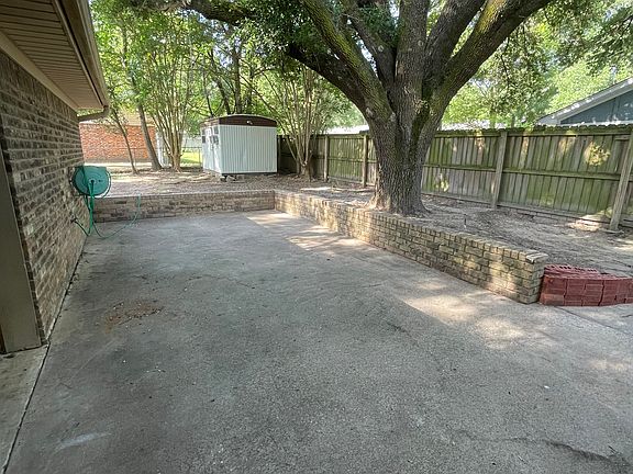 3rd image of 3501 Pinecrest St