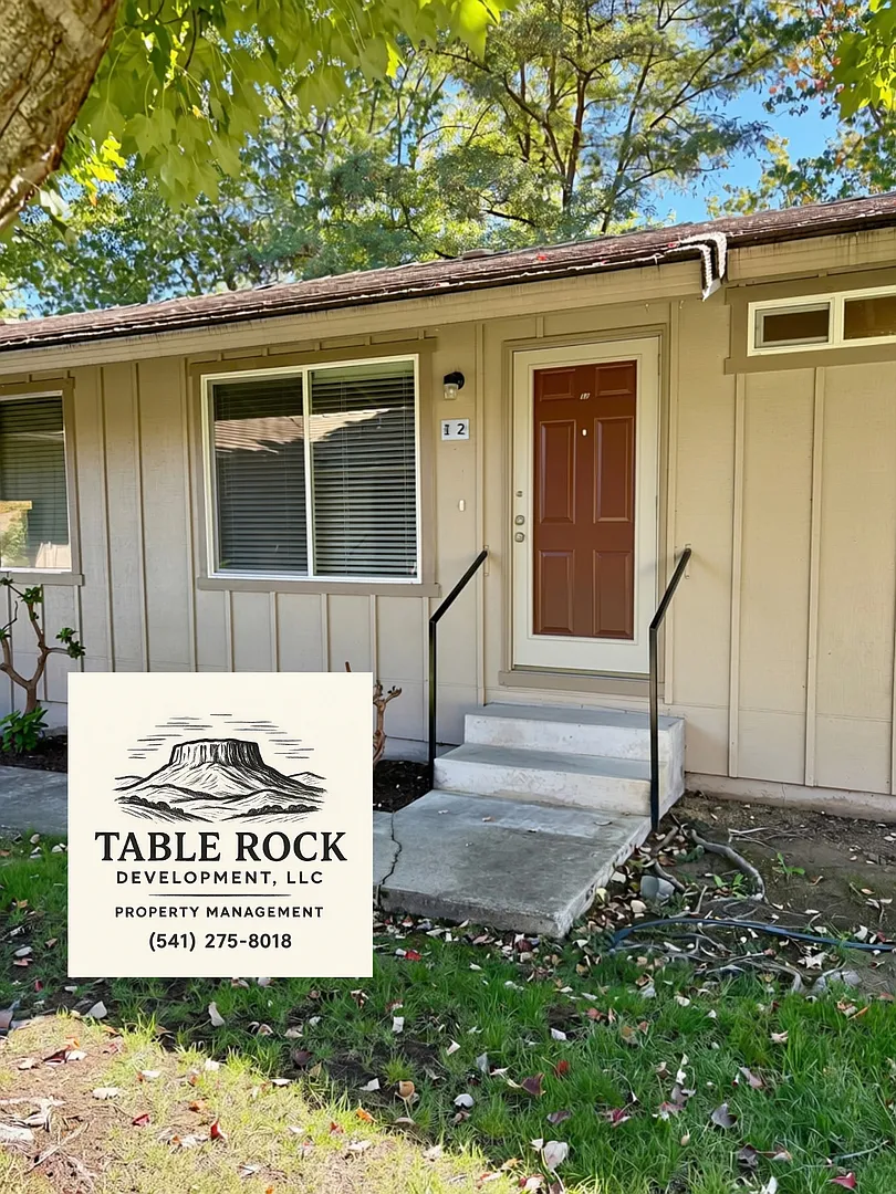 Jacksonville Oregon 2 Bedroom, 2 Bath Apartment Hard to find Long term Rental — Photo 1