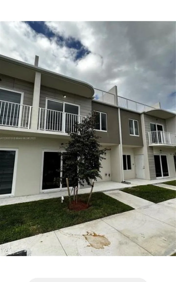 SW 144th Ave, Homestead — Photo 2