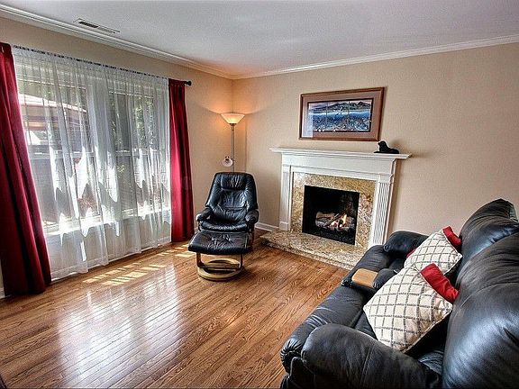 2nd image of 1116 N Taylor St APT A