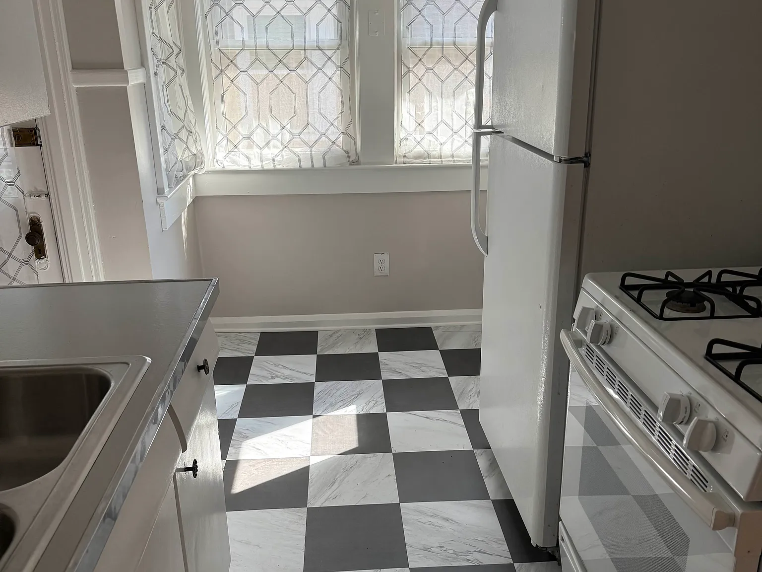 2 bed, 1200 sqft, $1,700 — Photo 4