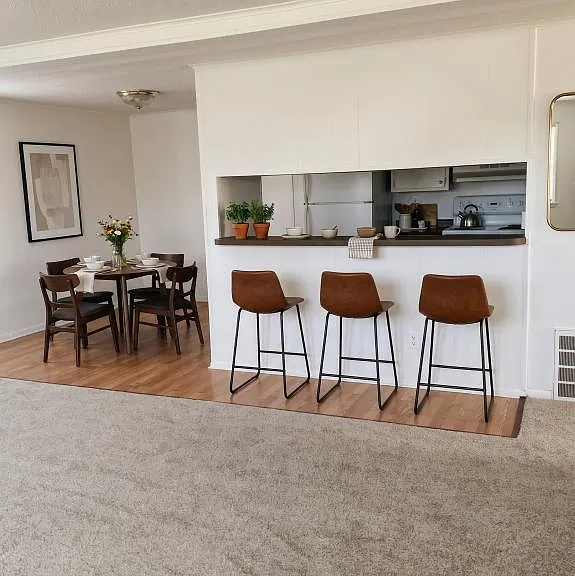 710 Briar Mnr — Photo 3
