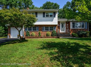 21 Fawn Dr, Matawan, NJ 07747