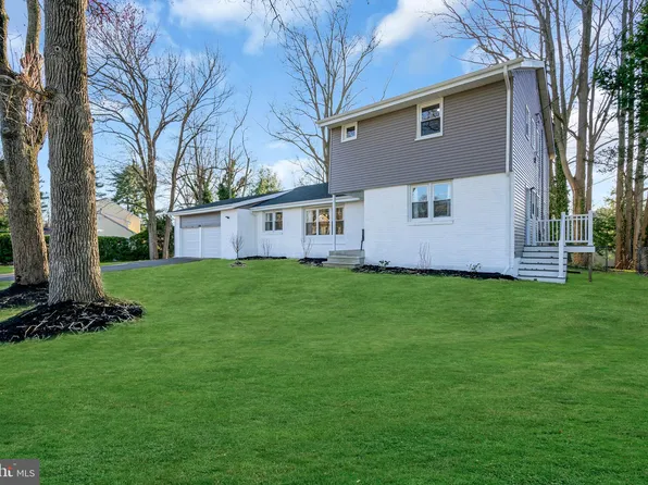 110 Warren Ave, Voorhees, NJ 08043