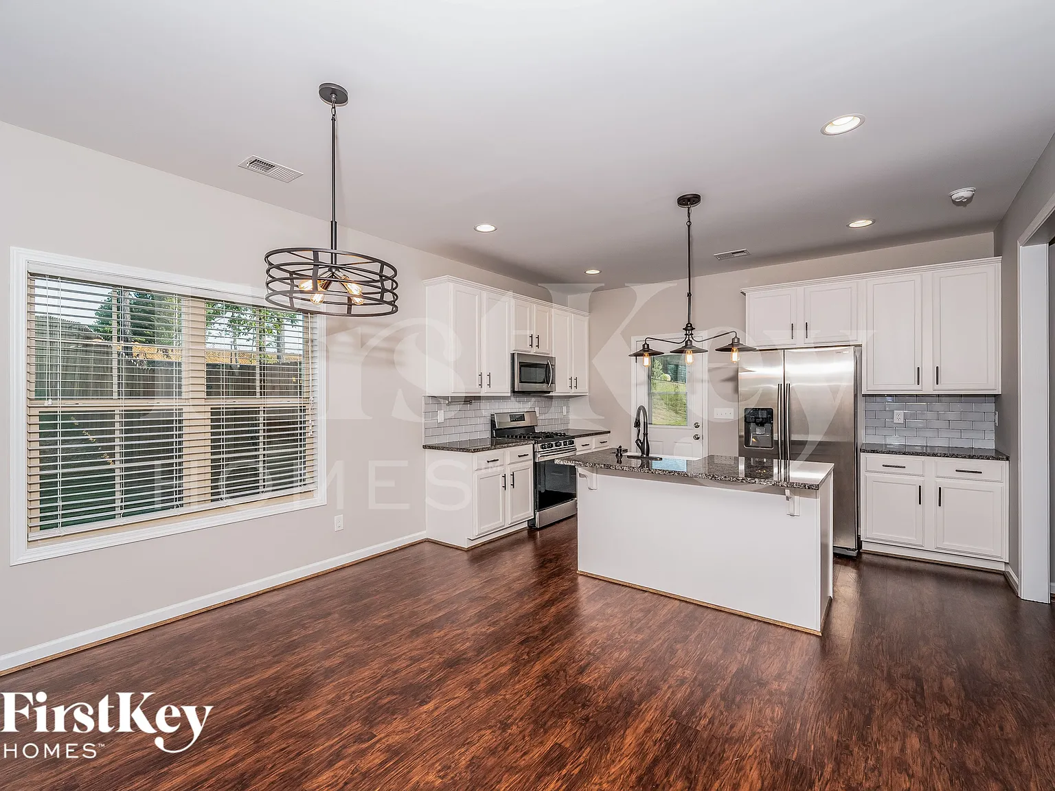 4 bed, 3.0 bath, 1817 sqft, $1,945 — Photo 3
