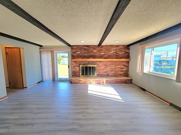 4th image of 27254 Marilyn Dr
