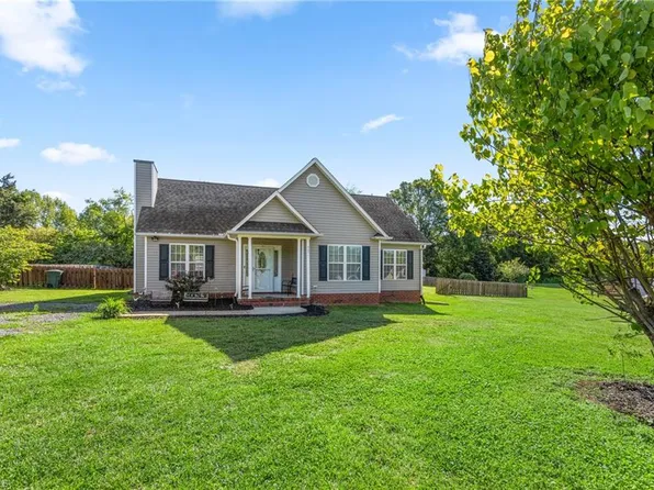 8192 Silas Dr, Snow Camp, NC 27349