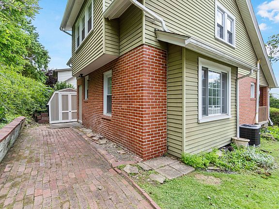 3rd image of 5614 Moore Ave