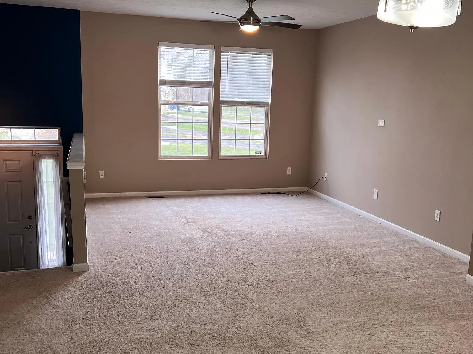 247 Woodhaven Dr — Photo 2