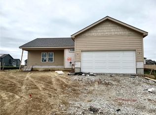 1201 SW 4th St, Oak Grove, MO 64075