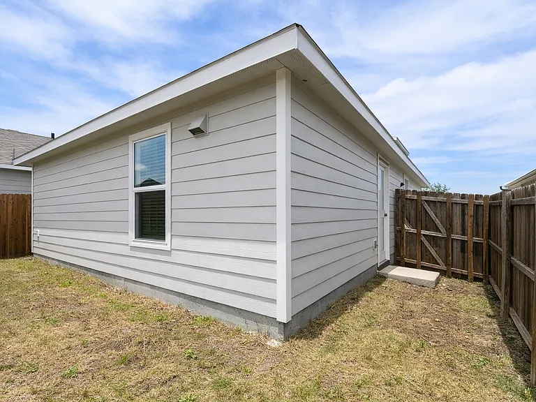 5735 Barbaro Dr — Photo 3