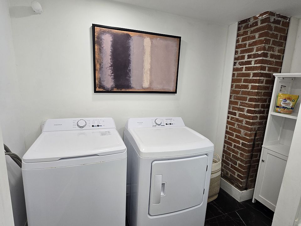 1st image of 238 E 7th St #4