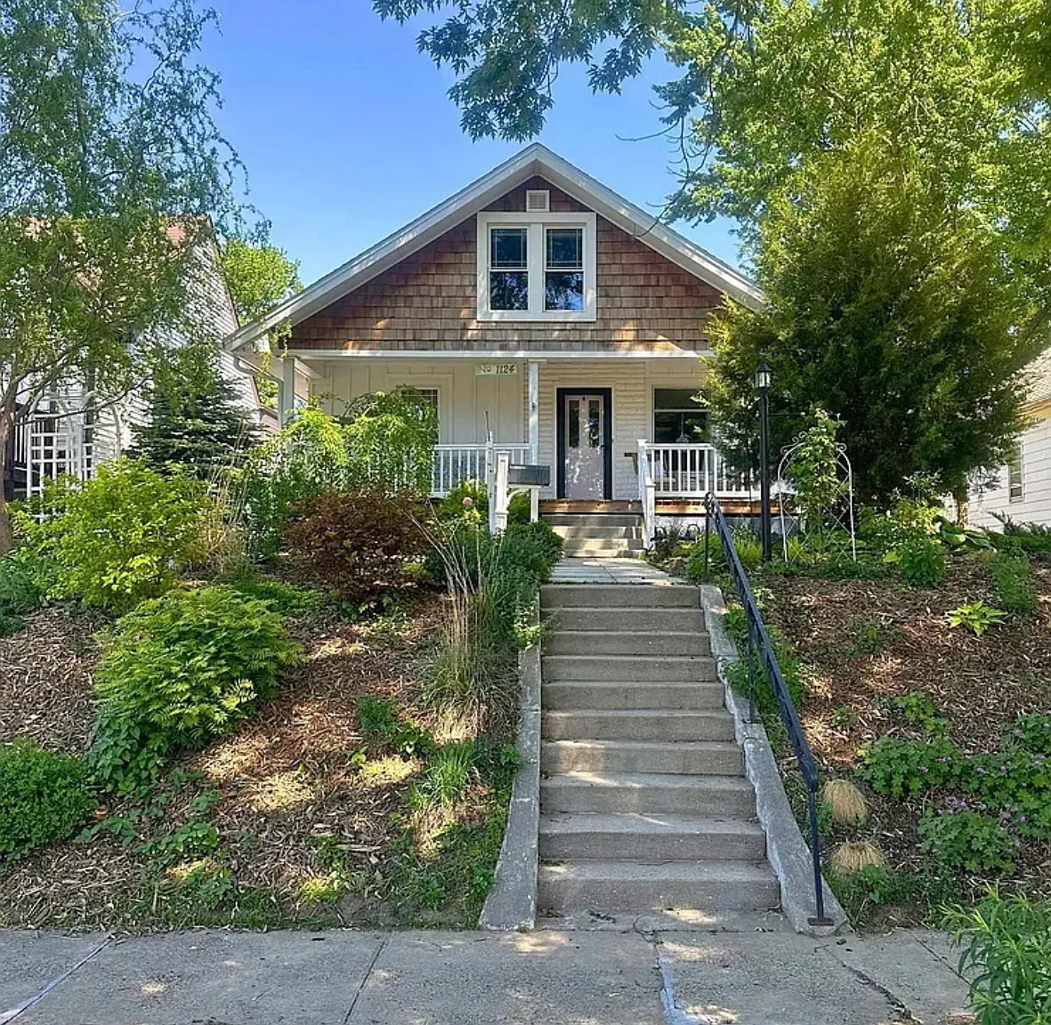 3 bed, 1383 sqft, $1,600 — Photo 1