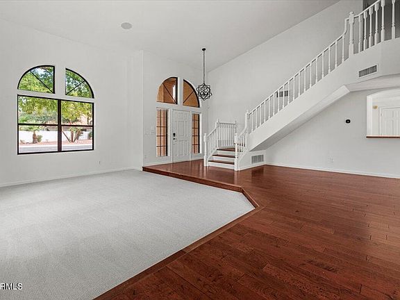 4th image of 305 E VERA Lane