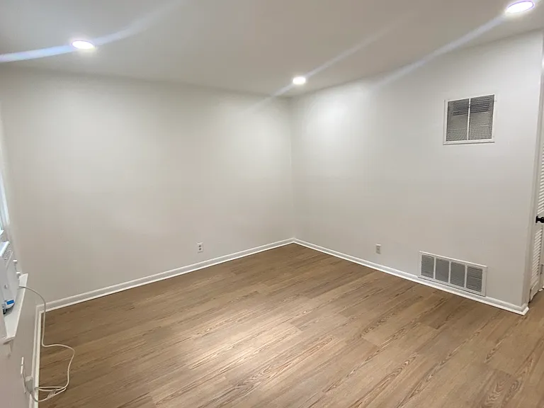 1014 Grant St — Photo 7